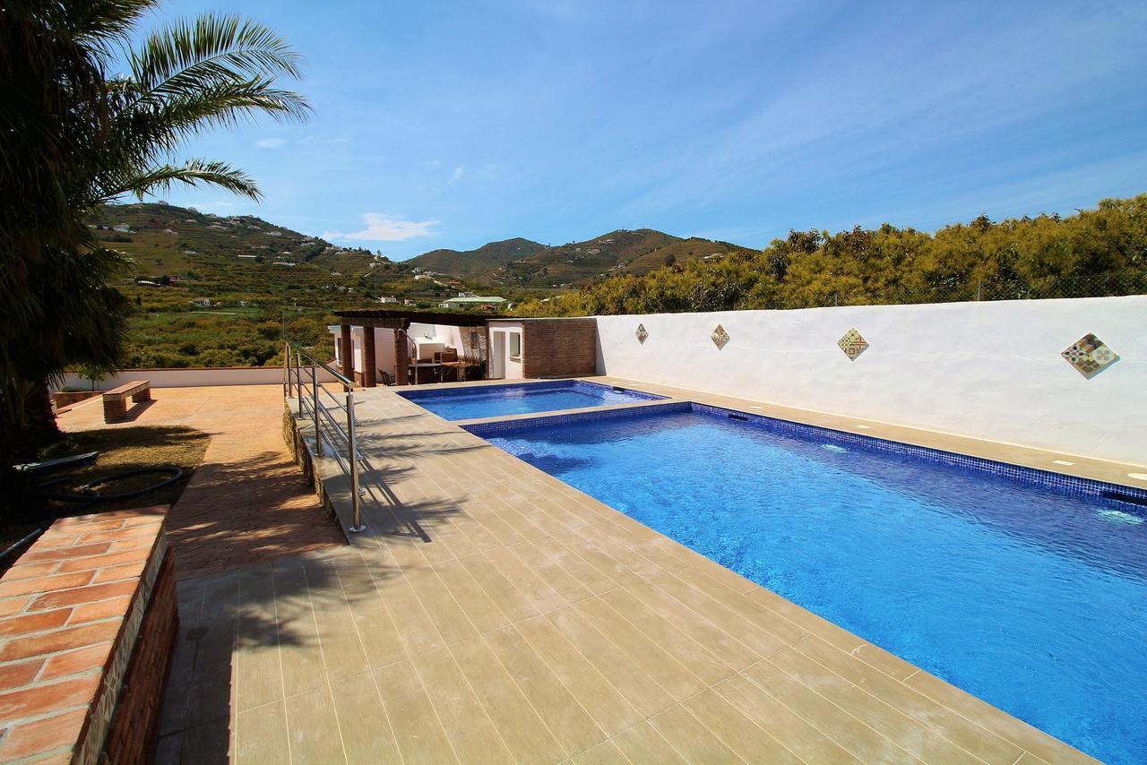 Villa El Crucero With Pool And Jacuzzi Spainsunrentals 1035 Nerja Exterior foto